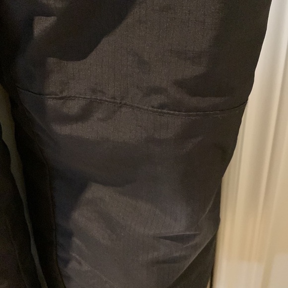 ❄️💦EUC Unisex Children’s Place Black Snowpants - size 12 - Picture 15 of 16